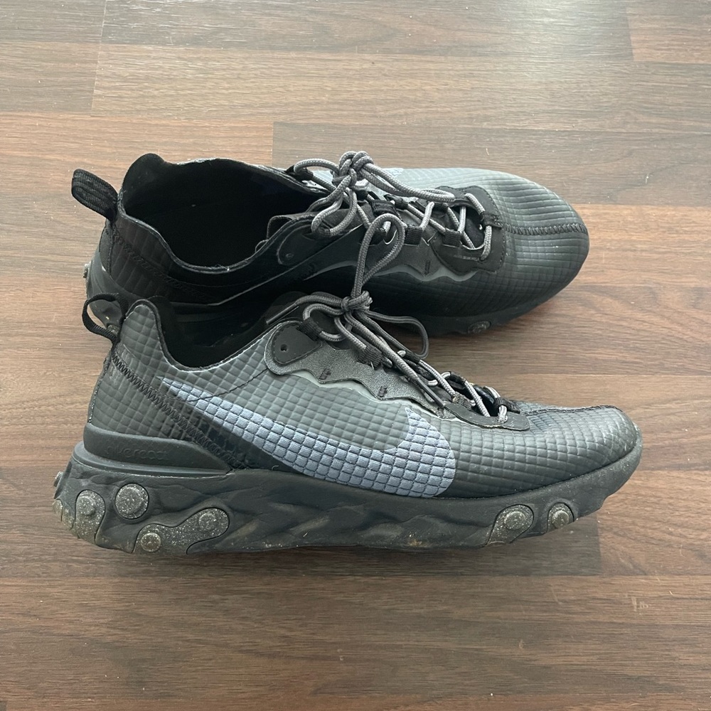 Black Nike React - image 2